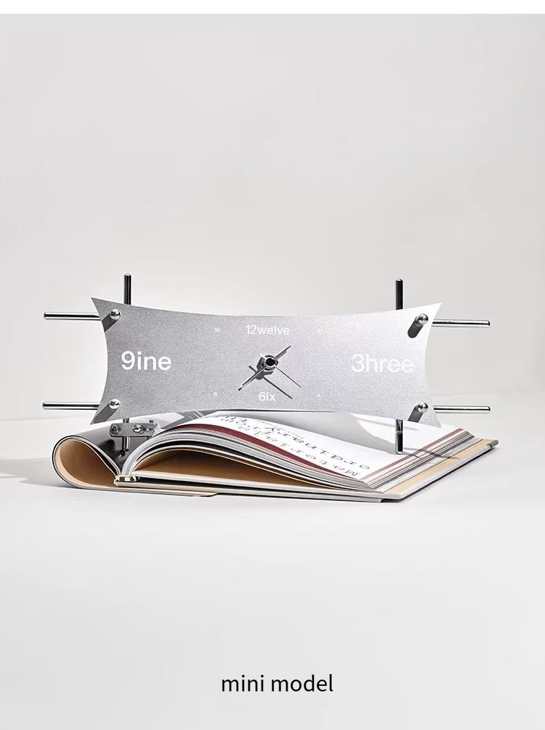 Optical Axis Metal Kite Clock